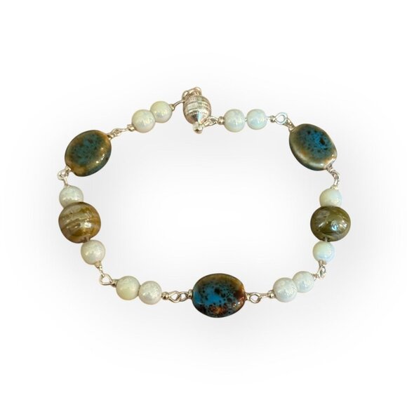 REIMAGINED Clay and Glass Bead Bracelet Magnetic Clasp 8 Inch - Picture 6 of 7